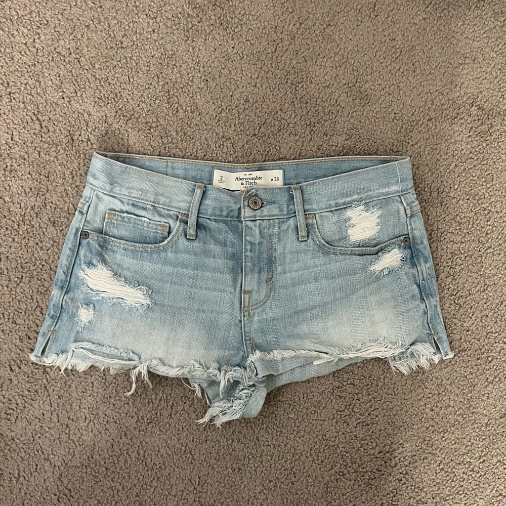 abercrombie & fitch light wash jean shorts